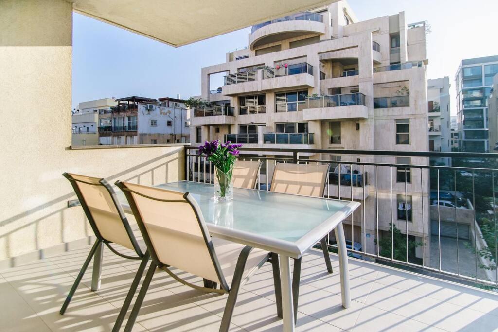 Super-star 3br Private Parking ! תל אביב